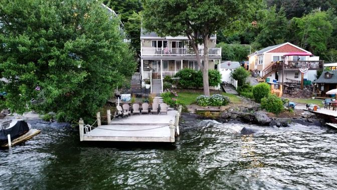 Exterior, Lake