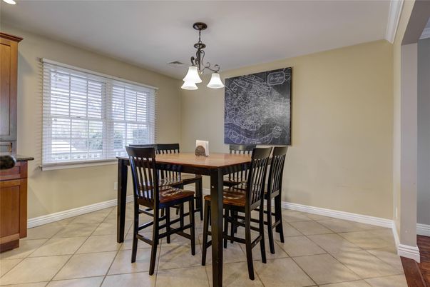 Chandelier, Dining room, Interior