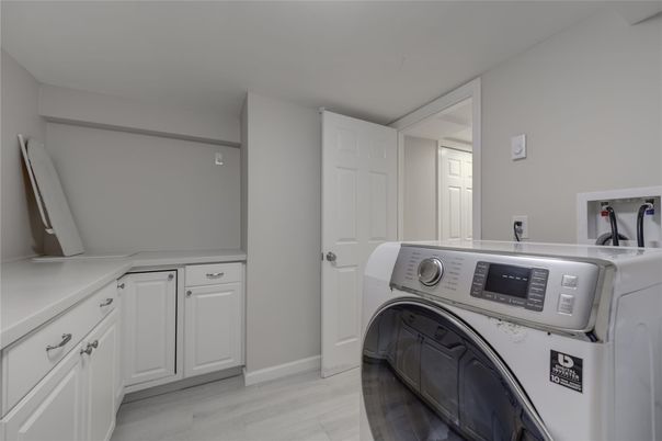 Interior, Washer, Wood Texture Flooring