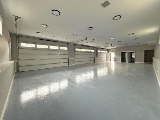 Garage, Interior, Recessed Lighting