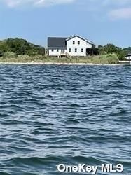 Exterior, Lake