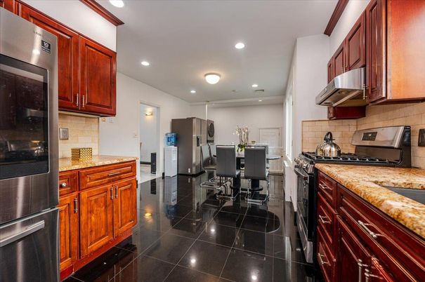 Dining room, Interior, Kitchen, Recessed Lighting, Stainless Steel Appliances