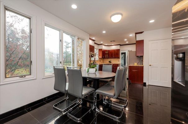 Dining room, Interior, Kitchen, Recessed Lighting, Stainless Steel Appliances