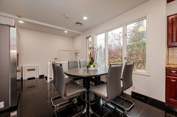 Dining room, Interior, Recessed Lighting