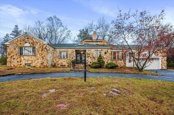 Attached, Backyard, Exterior, Facade, Brick Facade, Ranch