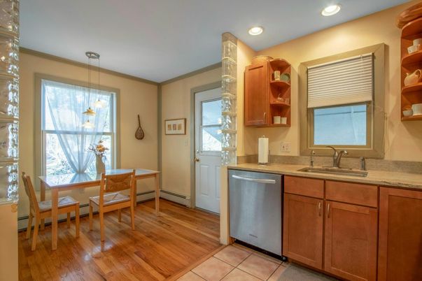 Dining room, Interior, Kitchen, Pendant Lights, Recessed Lighting, Wood Texture Flooring