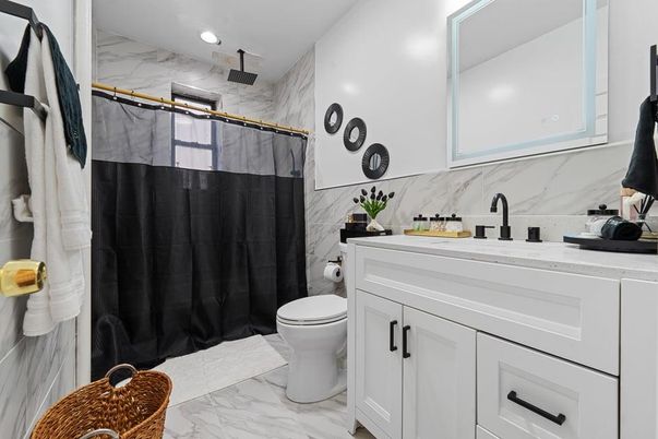 Bathroom, Interior, Marble, Marble Walls, Recessed Lighting