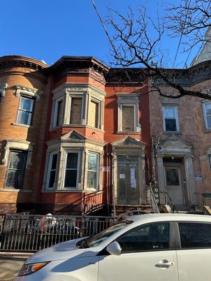 Exterior, Facade, Brick Facade, Rowhouse