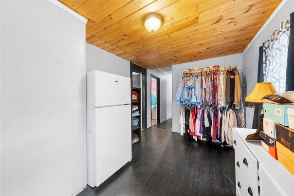 Interior, Walk-in Closets, Wooden Ceilings, Wood Texture Flooring