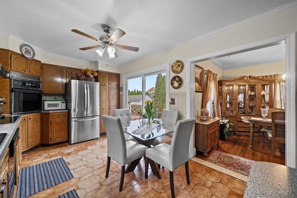 Dining room, Interior, Kitchen, Stainless Steel Appliances, Wood Texture Flooring