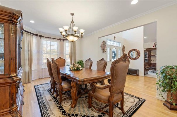 Chandelier, Dining room, Interior, Recessed Lighting, Wood Texture Flooring
