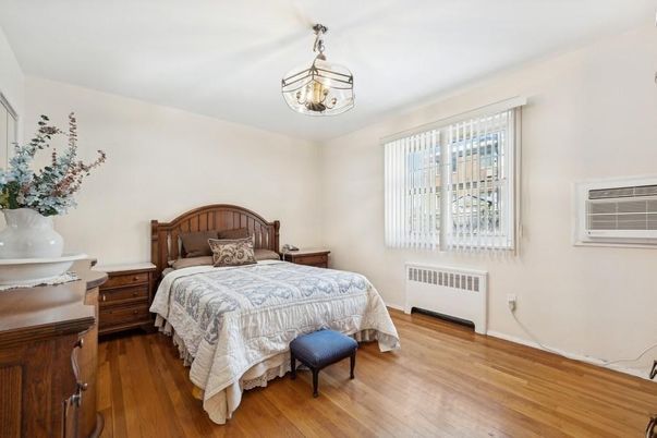 Bedroom, Interior, Pendant Lights, Wood Texture Flooring