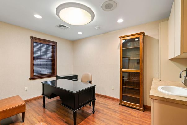 Bathroom, Interior, Recessed Lighting, Wood Texture Flooring