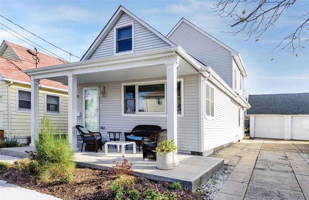 Detached Garage, Exterior