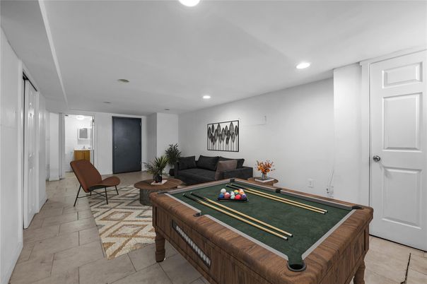 Billiard Table, Game Room, Interior, Living room, Recessed Lighting
