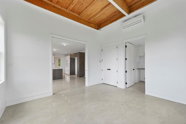 Empty room, Interior, Recessed Lighting, Wooden Beams, Wooden Ceilings