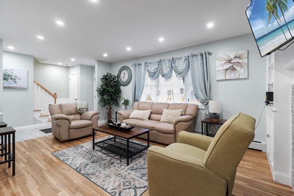 Interior, Living room, Recessed Lighting, Wood Texture Flooring