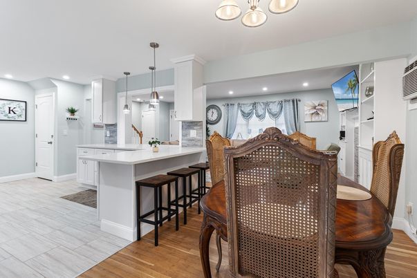 Dining room, Interior, Kitchen, Pendant Lights, Recessed Lighting, Wood Texture Flooring