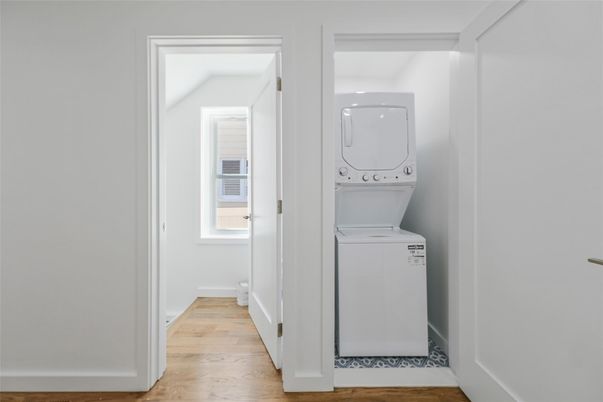 Interior, Utility Closets, Washer, Wood Texture Flooring