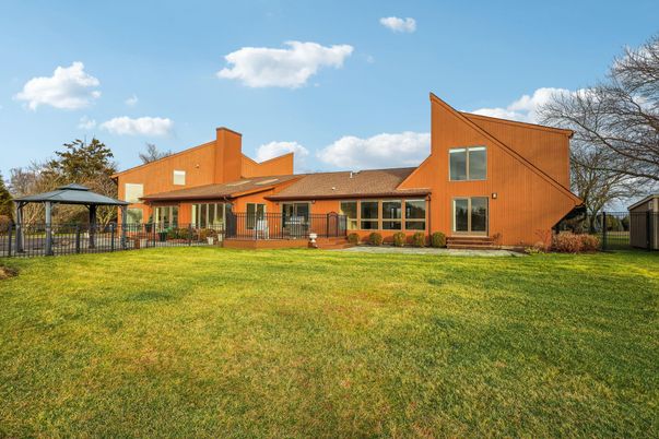 Backyard, Exterior, Facade, Log Home