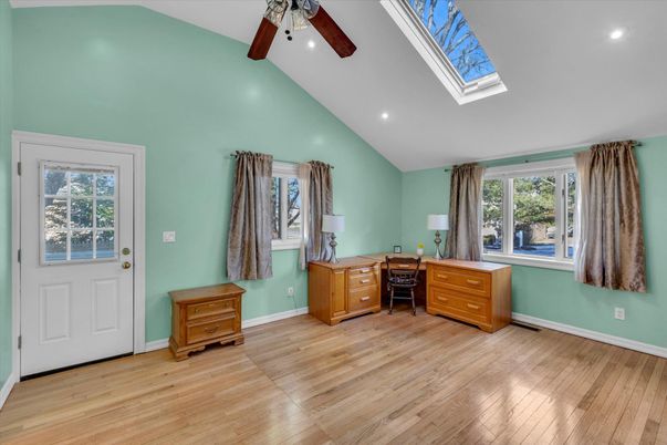 Home Office, Interior, Recessed Lighting, Wood Texture Flooring
