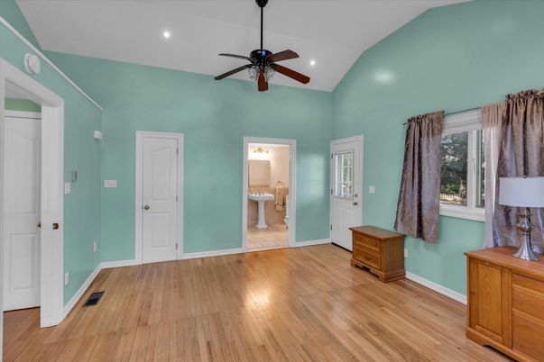 Bathroom, Interior, Recessed Lighting, Wood Texture Flooring