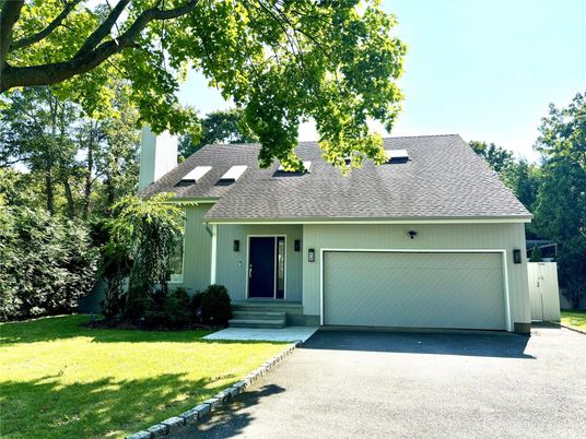 Attached, Exterior, Facade, Ranch