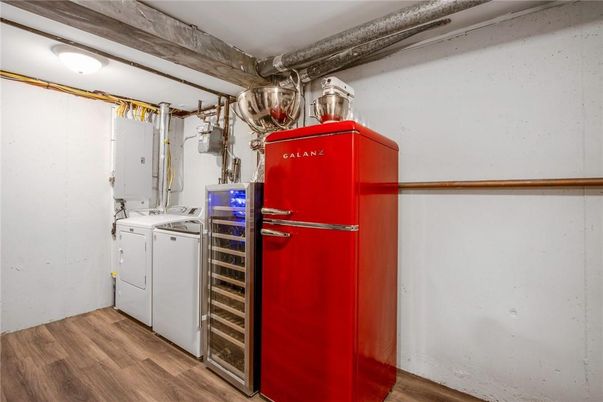 Interior, Washer, Wood Texture Flooring