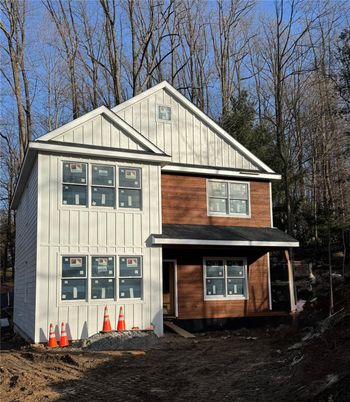 Exterior, Facade, Farmhouse