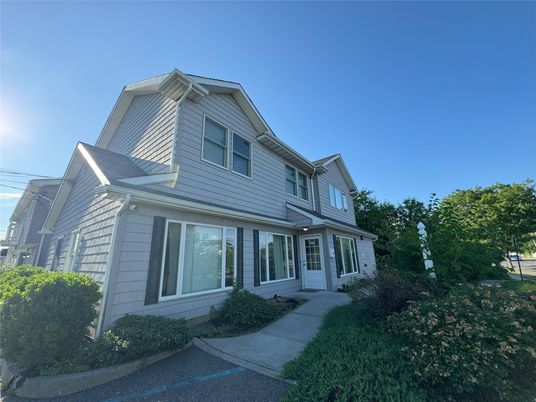 Exterior, Facade, Queen Anne Victorian