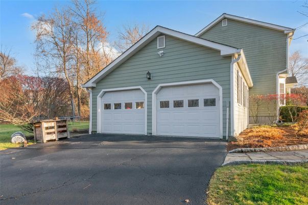 Detached Garage, Exterior