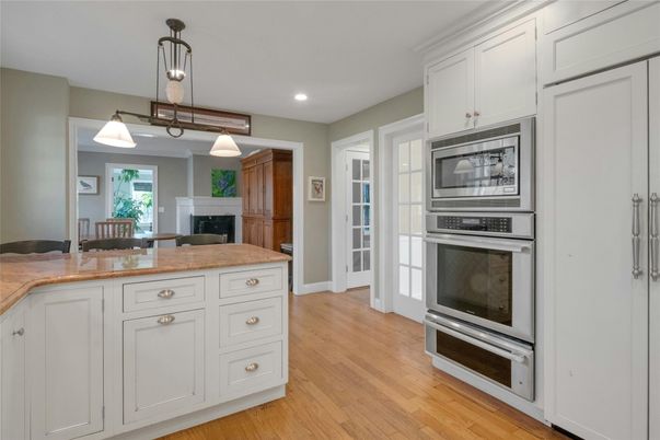 Fireplace, Interior, Kitchen, Pendant Lights, Recessed Lighting, Wood Texture Flooring