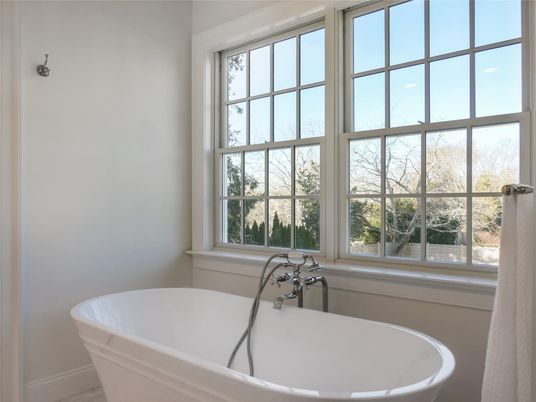 Bathroom, Free Standing Baths, Interior