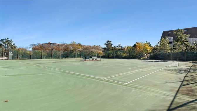 Exterior, Tennis Courts