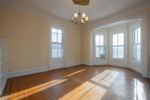 Chandelier, Empty room, Interior, Wood Texture Flooring