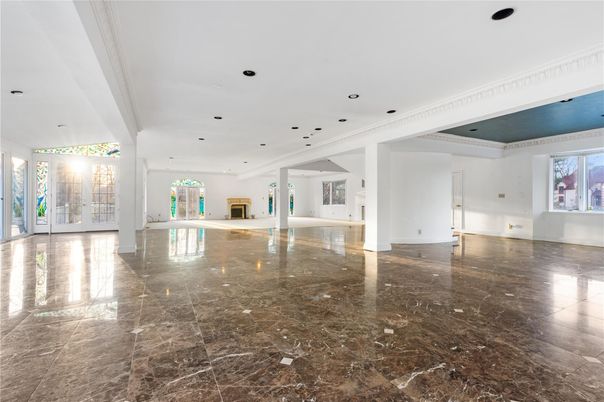 Empty room, Interior, Recessed Lighting