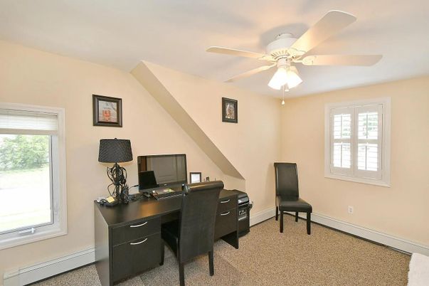 Home Office, Interior
