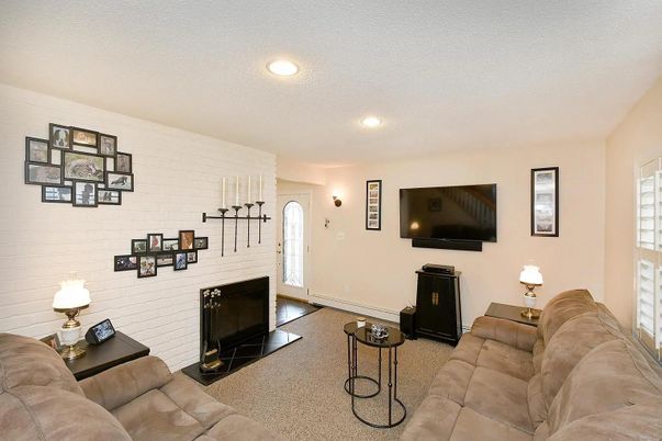 Fireplace, Interior, Living room, Recessed Lighting