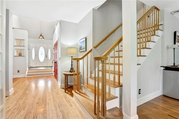 Interior, Pendant Lights, Wood Texture Flooring