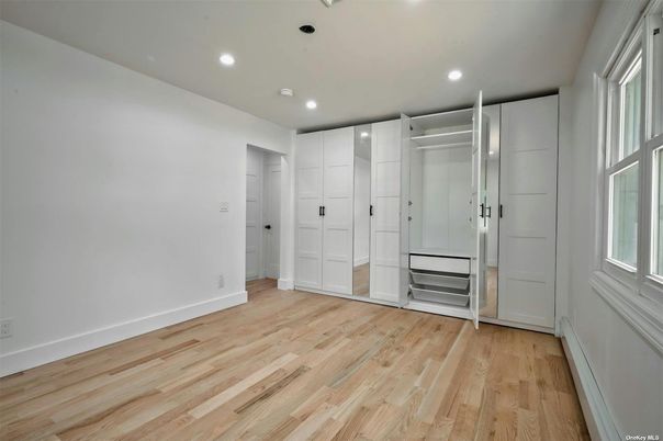 Empty room, Interior, Recessed Lighting, Walk-in Closets, Wood Texture Flooring