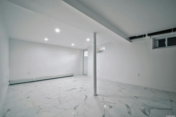 Empty room, Interior, Marble, Recessed Lighting