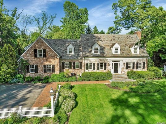 Exterior, Facade, Brick Facade, Cape Cod