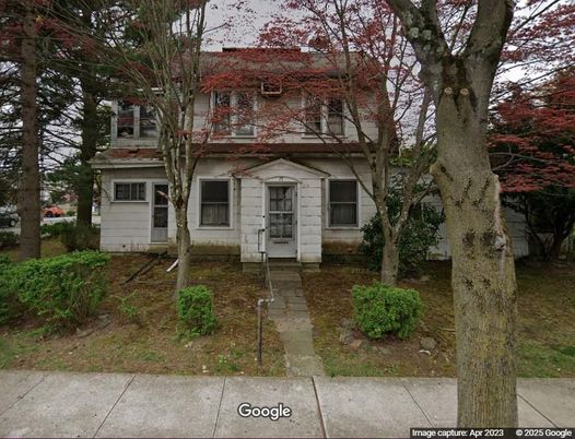 Exterior, Facade, American Foursquare