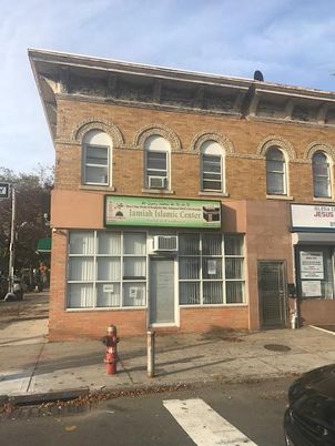 Exterior, Facade, Rowhouse