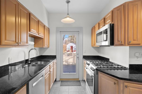 Interior, Kitchen, Pendant Lights, Stainless Steel Appliances