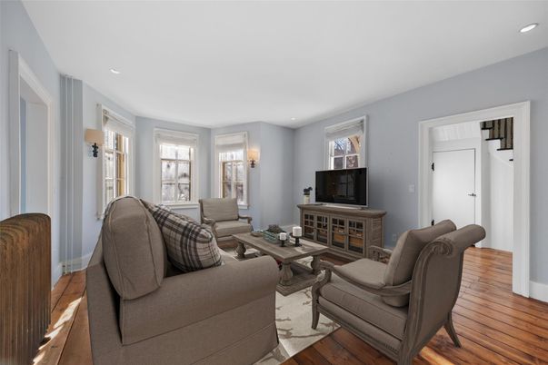Interior, Living room, Recessed Lighting, Wood Texture Flooring