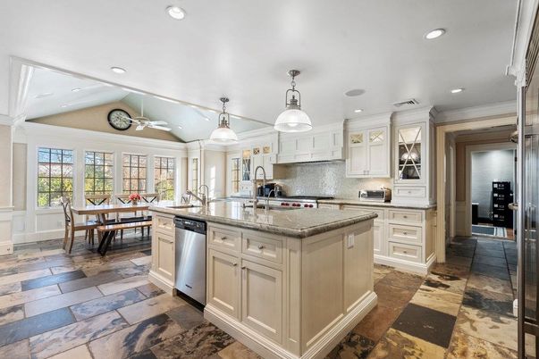 Dining room, Interior, Kitchen, Pendant Lights, Recessed Lighting, Stainless Steel Appliances