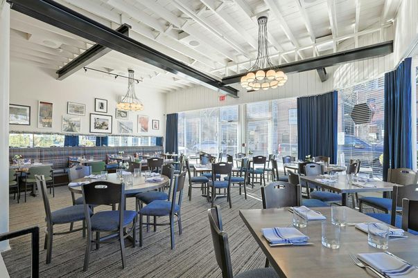 Chandelier, Dining room, Interior, Pendant Lights