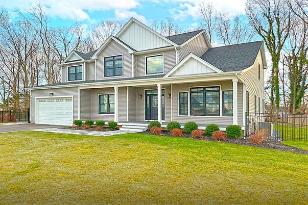 Attached, Exterior, Facade, Farmhouse