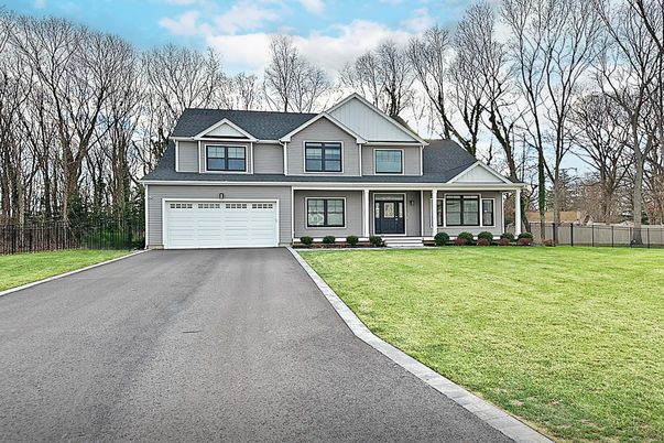 Attached, Exterior, Facade, Farmhouse